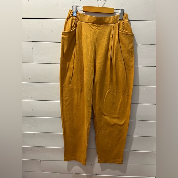 📍💛 Pleated Mustard Cotton Pants – Christian de Castelnau – Size L💛 - Picture 1 of 8